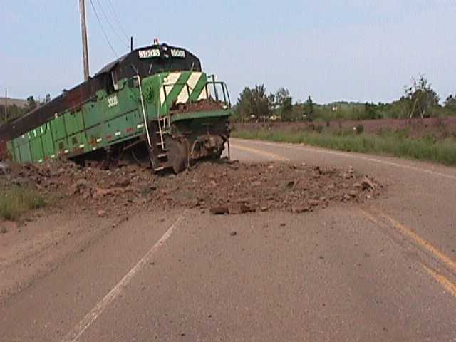 lsionroad.jpg (27200 bytes)